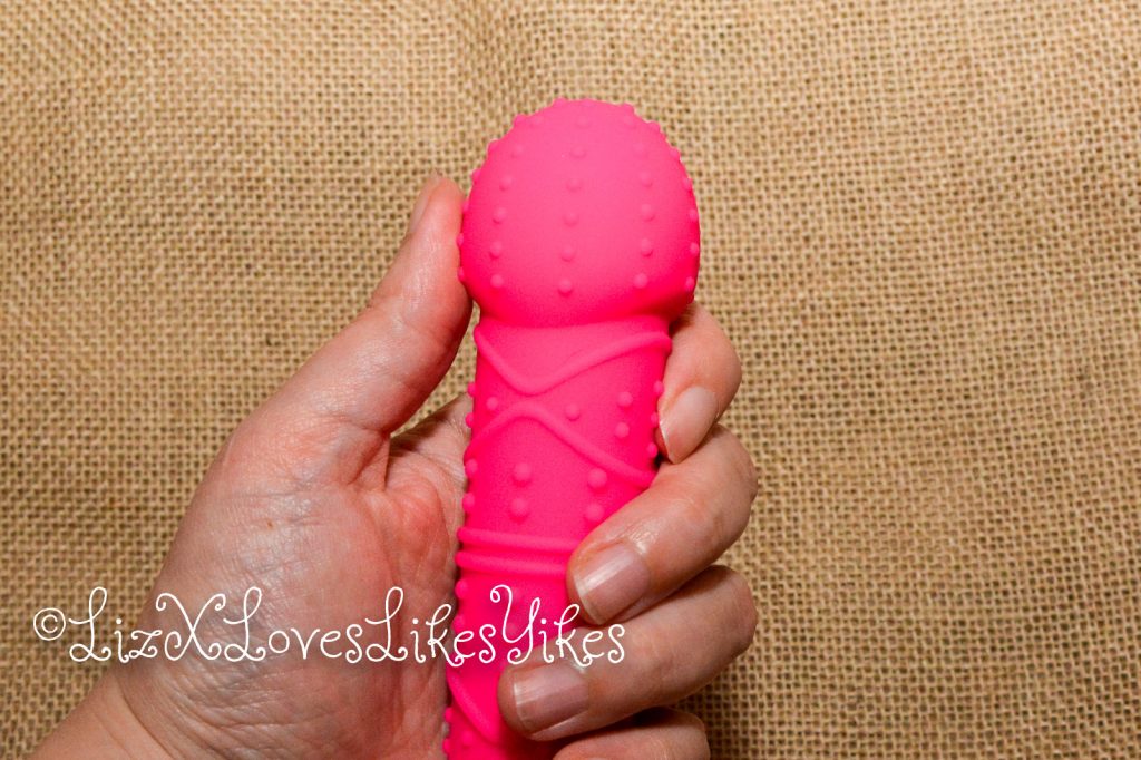 7 Speed Magic Wand Cactus - FAAK Review by LizX The head of the magic wand shown in my fingers