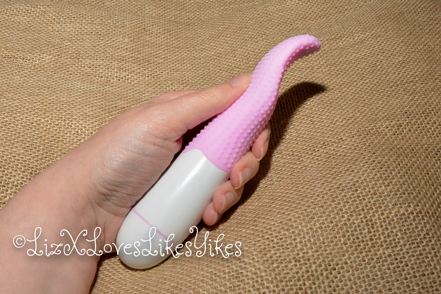 Crazy Tongue Vibrator - Utinta Leptura Review by LizX