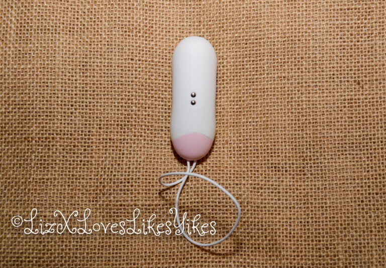 Review of Bombomda Cat Claw Licking Vibrator for Women Copyright Liz BlackX