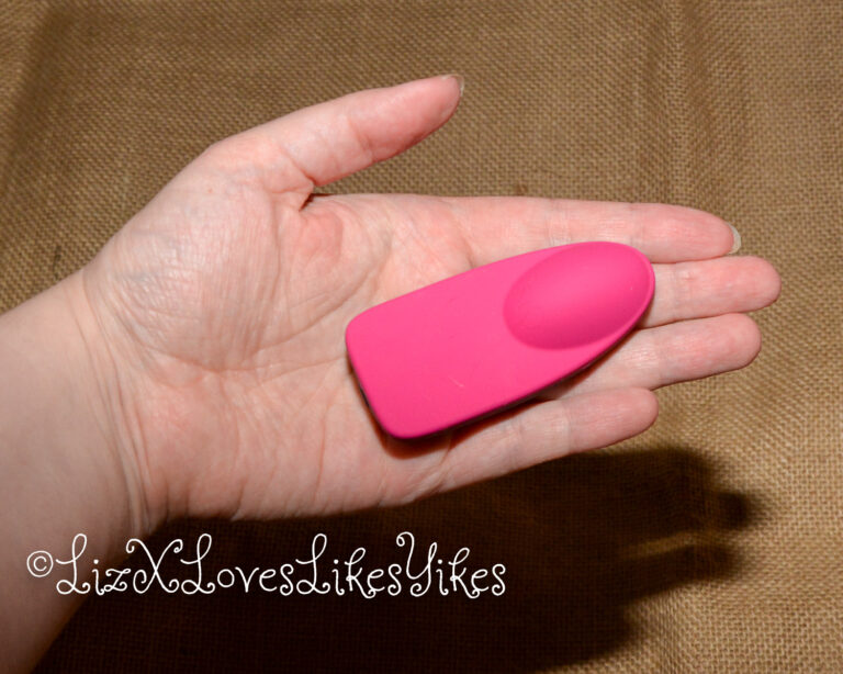 Review of the OhMiBod - Club Vibe 3.OH Music Vibrator Copyright Liz BlackX