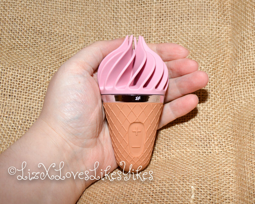 Review of Satisfyer Sweet Treat LayonVibrator Copyright Liz BlackX