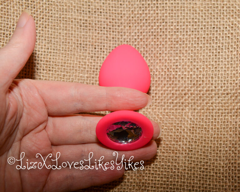 Review of Rimba Barcelona Anal set with buttplug and anal beads - pink Copyright Liz BlackX
