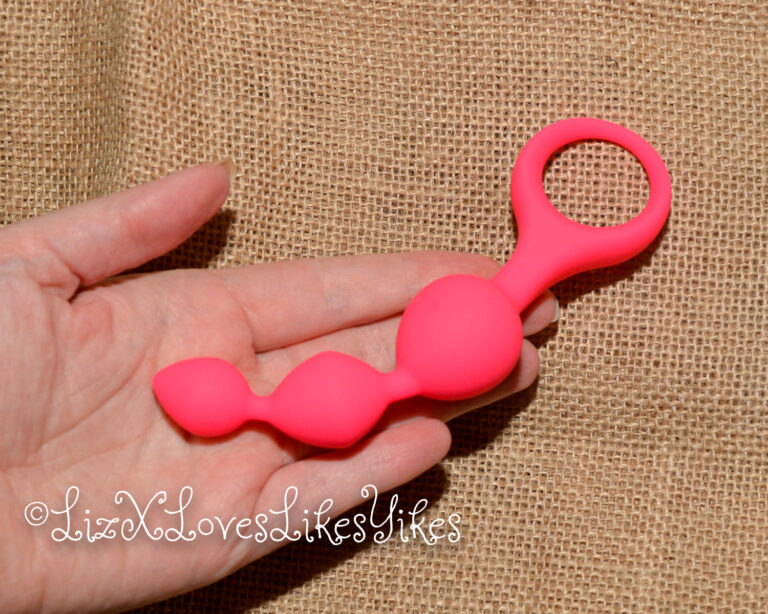 Review of Rimba Barcelona Anal set with buttplug and anal beads - pink Copyright Liz BlackX