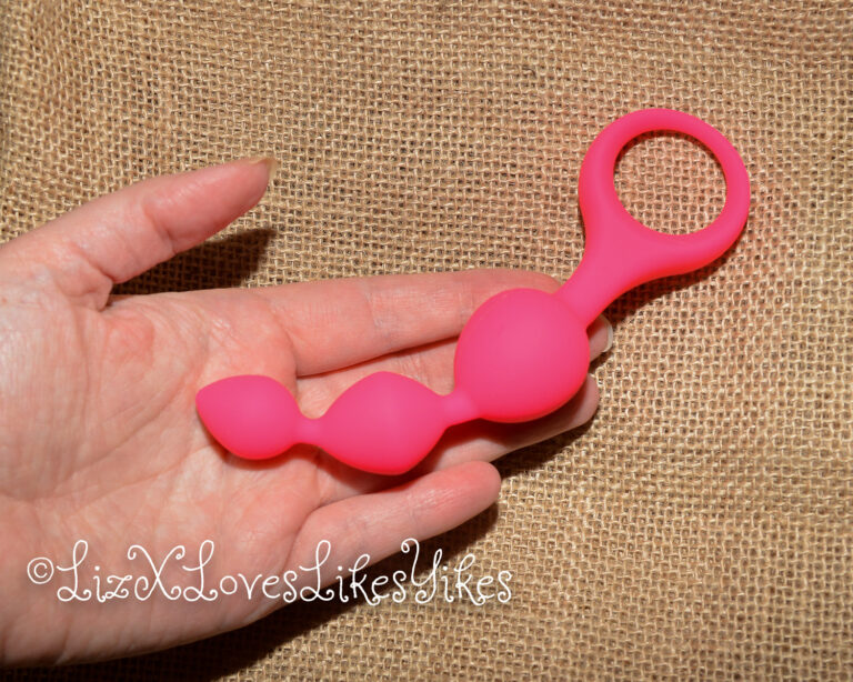 Review of Rimba Barcelona Anal set with buttplug and anal beads - pink Copyright Liz BlackX