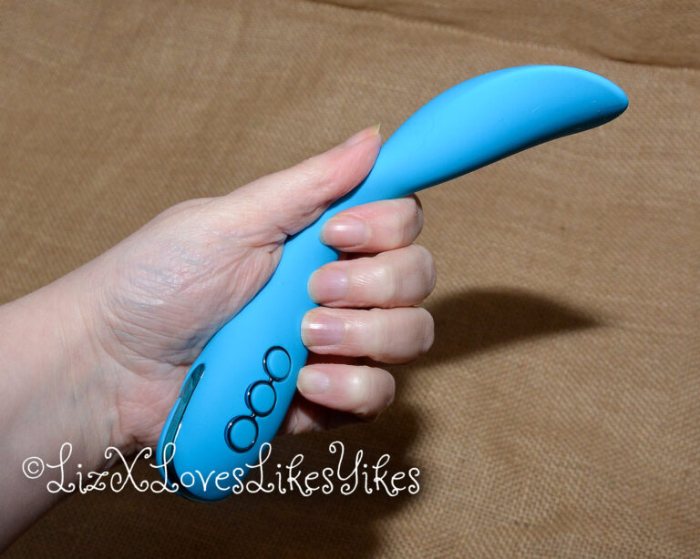 Review of the CalExotics California Dreaming Palm Springs Pleaser Flexible Vibrator Copyright Liz BlackX