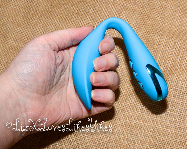 Review of the CalExotics California Dreaming Palm Springs Pleaser Flexible Vibrator Copyright Liz BlackX