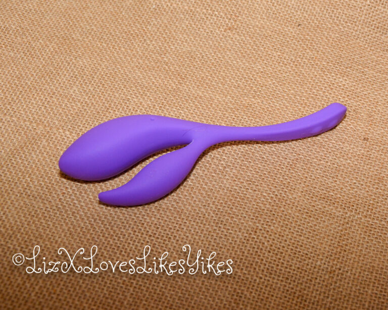 Review of the CalExotics Mini Marvels Silicone Marvelous Climaxer Copyright Liz BlackX