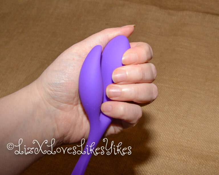Review of the CalExotics Mini Marvels Silicone Marvelous Climaxer Copyright Liz BlackX
