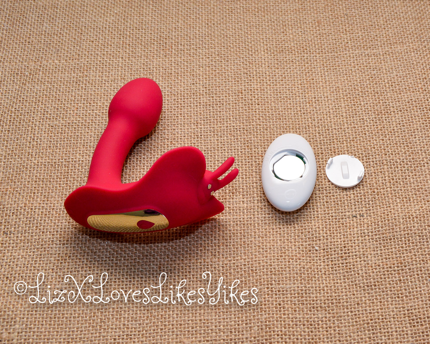 The CR 2032 battery Review of Butterfly Desire Vibe Pro Bombex.com Copyright Liz BlackX