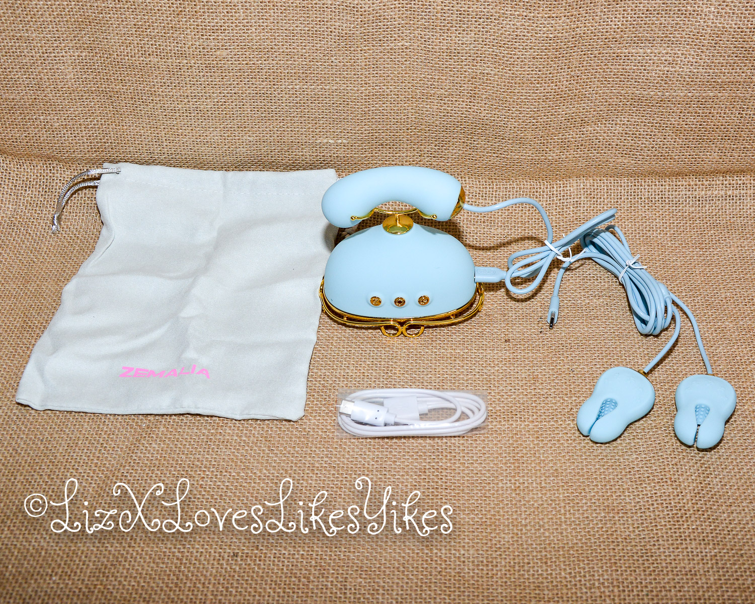 Review of Svakom Retro Telephone Massager Copyright Liz BlackX