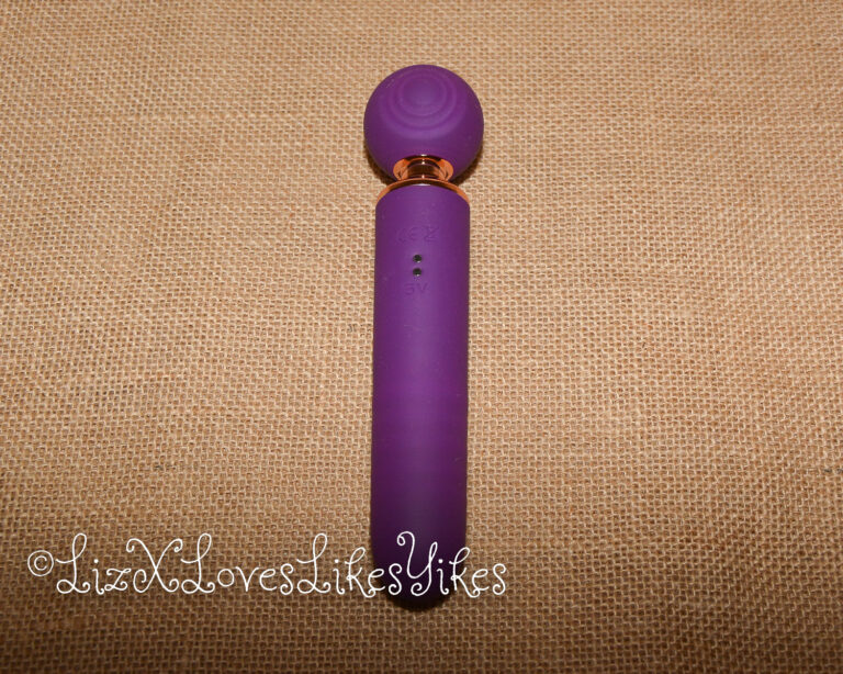 Review of the 3-in-1 Sucking & Flapping Thrusting Vibrator Funzze.com Copyright Liz BlackX