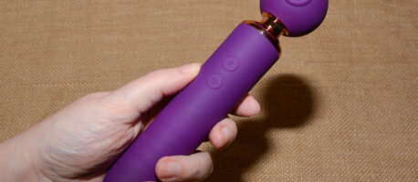 Review of the 3-in-1 Sucking & Flapping Thrusting Vibrator Funzze.com