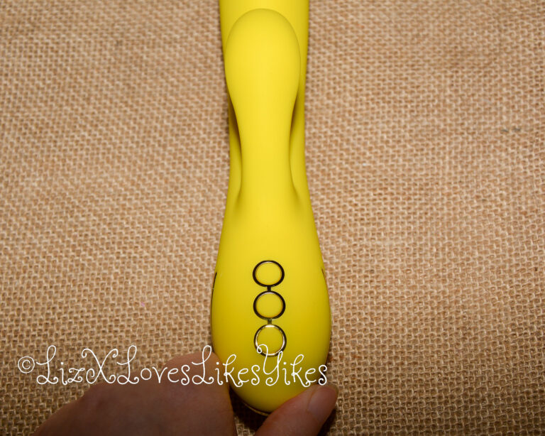 Review of the California Dreaming San Diego Seduction Dual Stimulation Vibrator CalExotics Copyright Liz BlackX