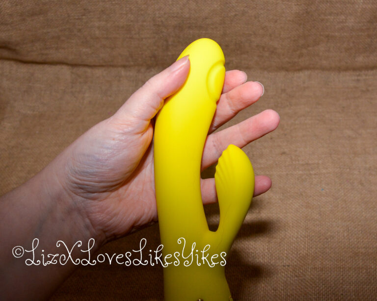 Review of the California Dreaming San Diego Seduction Dual Stimulation Vibrator CalExotics Copyright Liz BlackX