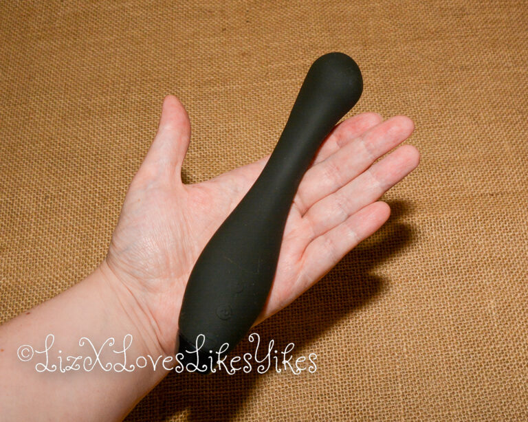 Review of the Juno Flex G-Spot vibrator by Je Joue, sponsored by Bettystoybox.com Copyright Liz BlackX