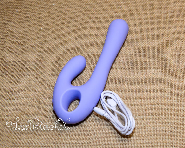 Review of the Flex Bi from Nomi Tang Copyright Liz BlackX