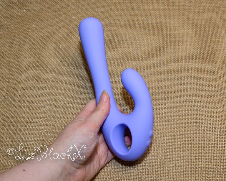 Review of the Flex Bi from Nomi Tang Copyright Liz BlackX