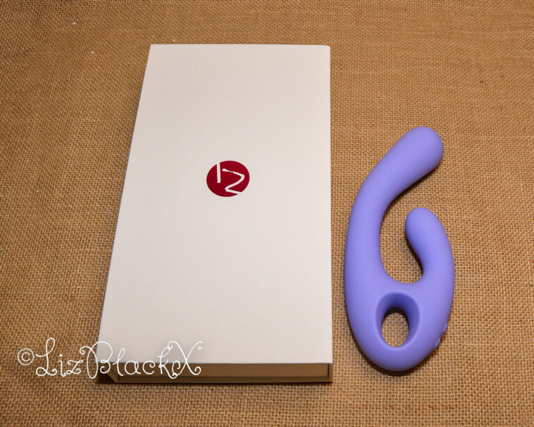 Review of the Flex Bi from Nomi Tang Copyright Liz BlackX