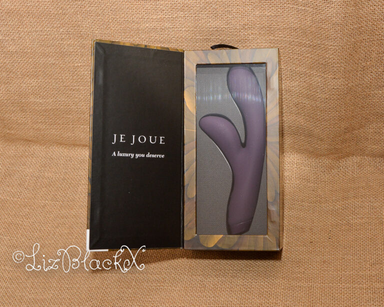 Review of the Je Joue Hera Dual Stimulation Rabbit Vibrator - Purple Copyright LizBlackX