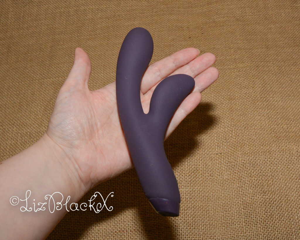 Review of the Je Joue Hera Dual Stimulation Rabbit Vibrator - Purple Copyright LizBlackX