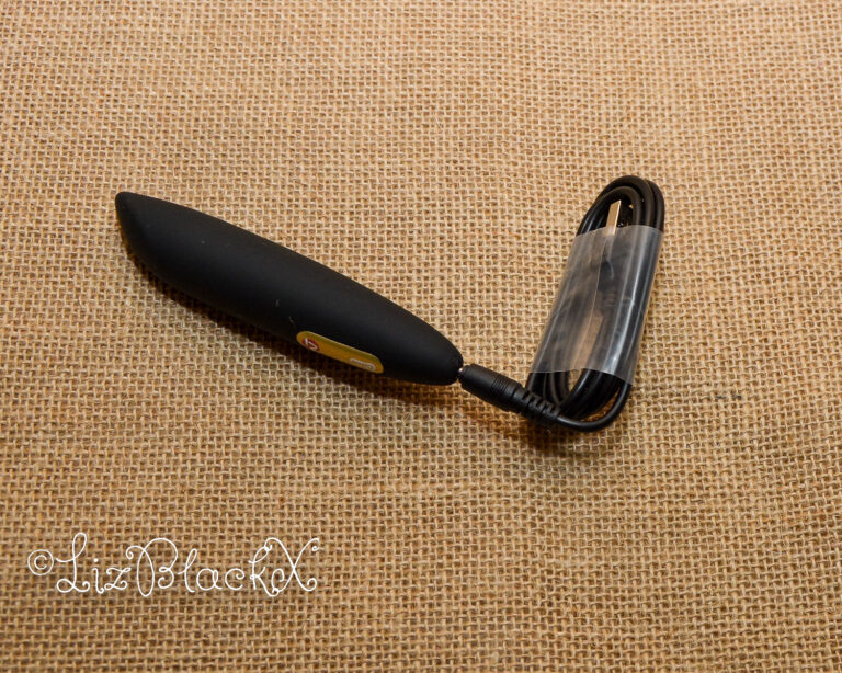 Review of the Samba lipstick vibrator by Nomi Tang Copyright Liz BlackX