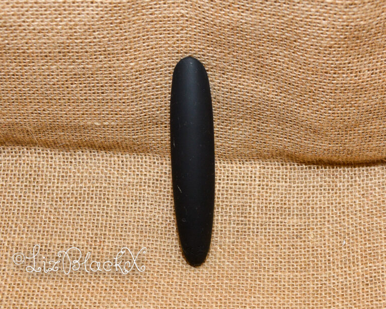 Review of the Samba lipstick vibrator by Nomi Tang Copyright Liz BlackX