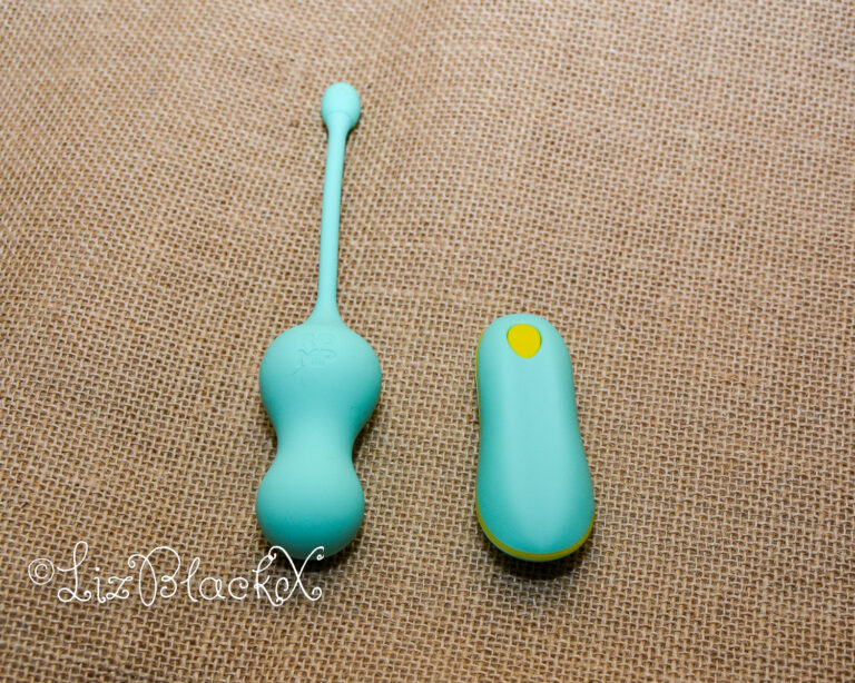 Review of the Cello Vibrating Egg by Romp Toys Copyright Liz BlackX