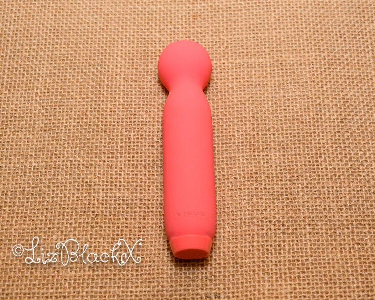 Review of the Vita by Je Joue Copyright Liz BlackX