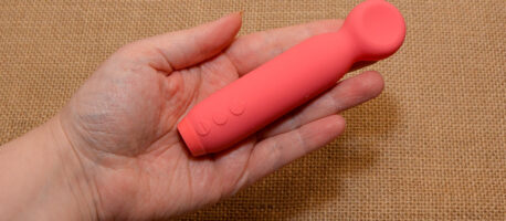 Review of the Vita Wand-shaped Bullet vibrator by Je Joue