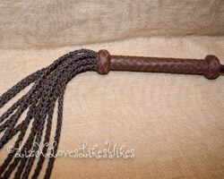 Review of the Equestrian Leather Cat o'nine tails Flogger by Liebe Seele Copyright Liz BlackX