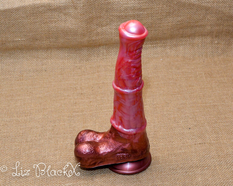 Review of the Laphwing Monster Dildo Copyright Liz BlackX