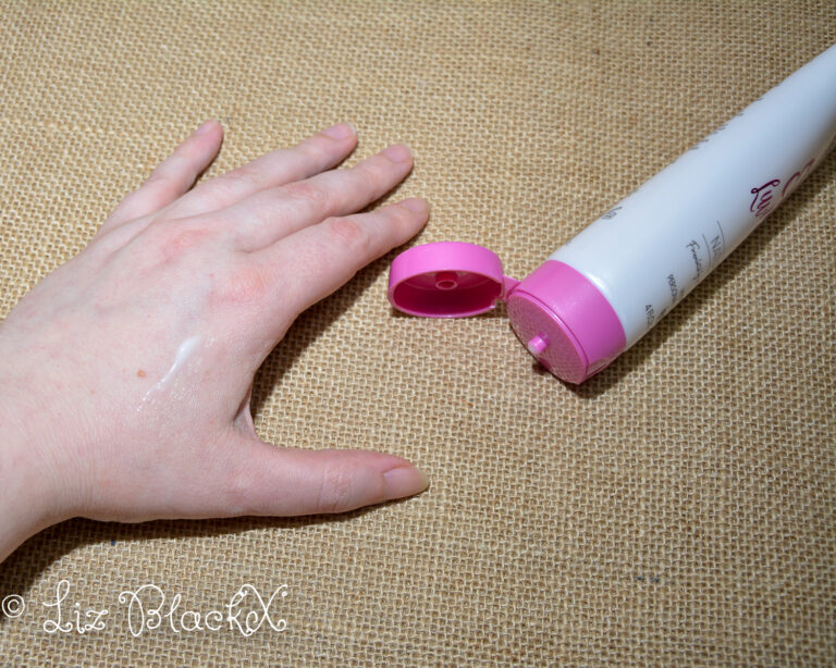 Review of the LuvMor Naturals Hybrid Personal Lubricant 4 fl. oz by Calexotics Copyright Liz BlackX