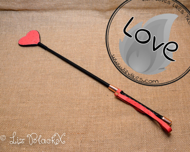 In-Depth Review of the Angel's Kiss Crop by Liebe Seele: Pros and Cons Comparisons  Copyright Liz BlackX End verdict: Love