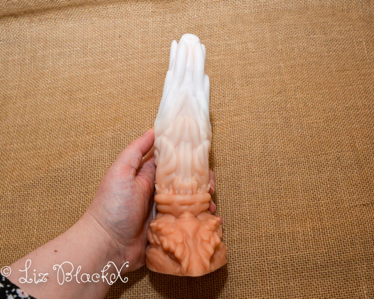 A Customized Satisfaction: Nothosaur's Virgo Dildo Review Copyright Liz BlackX