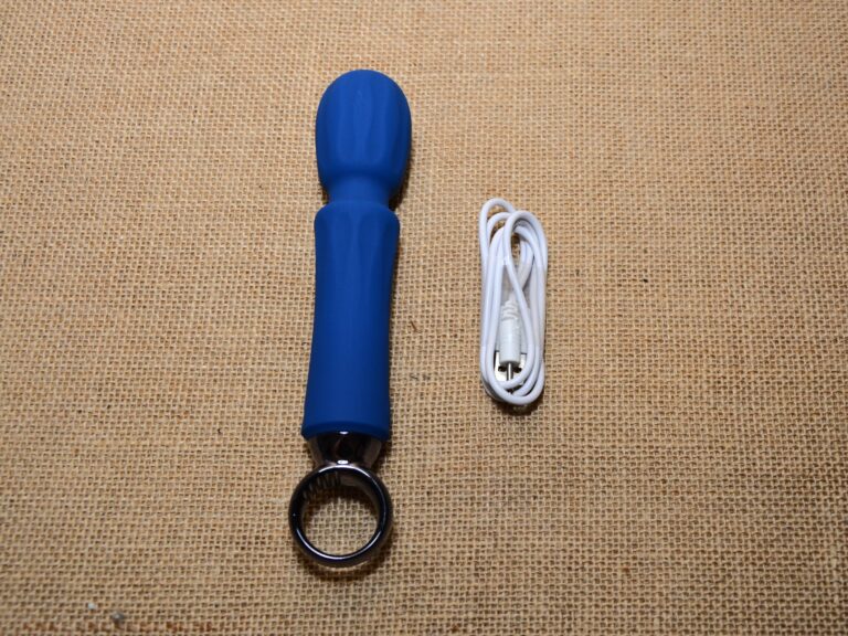 Small but Mighty: Exploring the Delights of the Primo Wand Vibrator by Screaming O Copyright Liz BlackX