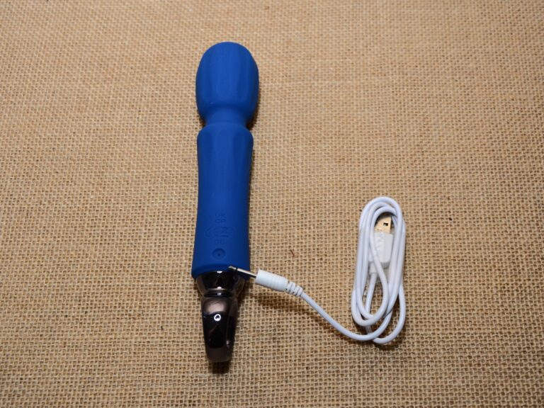 Small but Mighty: Exploring the Delights of the Primo Wand Vibrator by Screaming O Copyright Liz BlackX