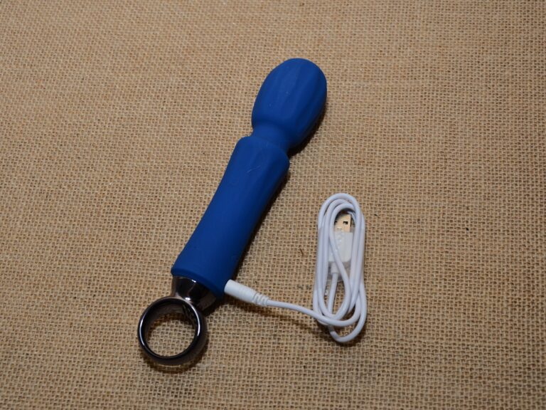 Small but Mighty: Exploring the Delights of the Primo Wand Vibrator by Screaming O Copyright Liz BlackX