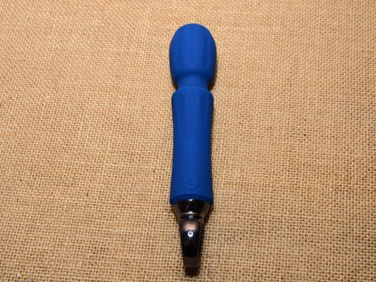 Small but Mighty: Exploring the Delights of the Primo Wand Vibrator by Screaming O Copyright Liz BlackX