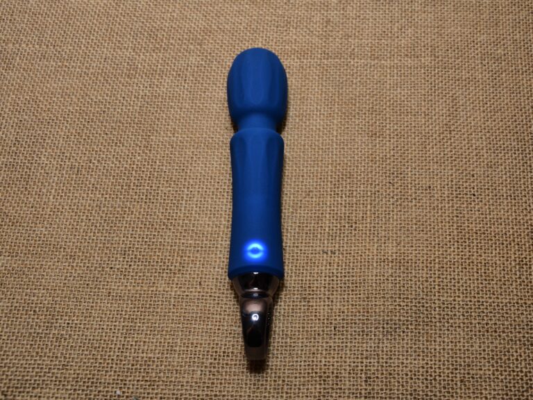 Small but Mighty: Exploring the Delights of the Primo Wand Vibrator by Screaming O Copyright Liz BlackX