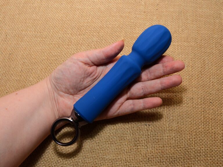 Small but Mighty: Exploring the Delights of the Primo Wand Vibrator by Screaming O Copyright Liz BlackX