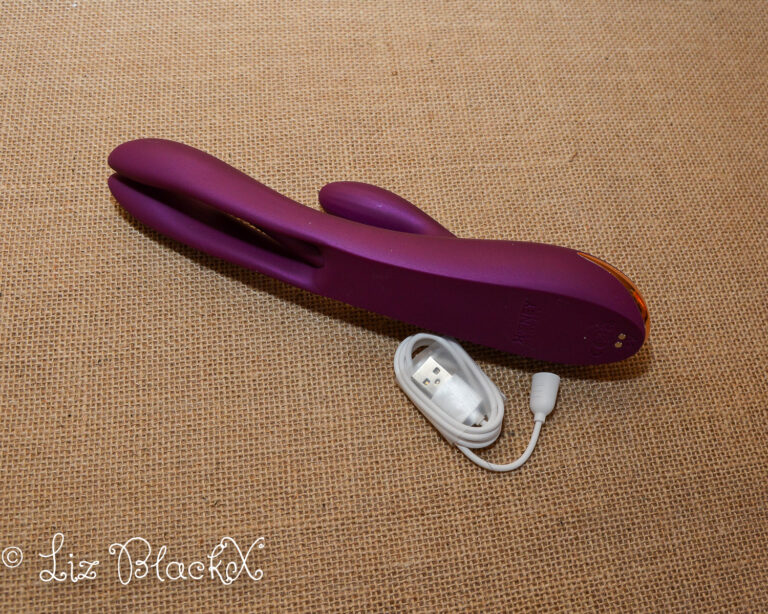 Terrific Vibes: An In-Depth Review of the Future-Forward Vibrator Terri by HoneyPlayBox.com Copyright Liz BlackX