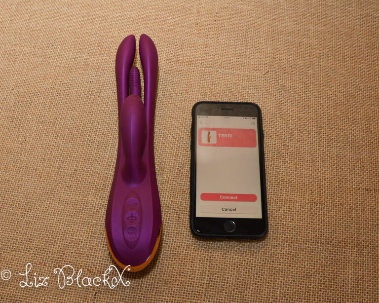 Terrific Vibes: An In-Depth Review of the Future-Forward Vibrator Terri by HoneyPlayBox.com Copyright Liz BlackX