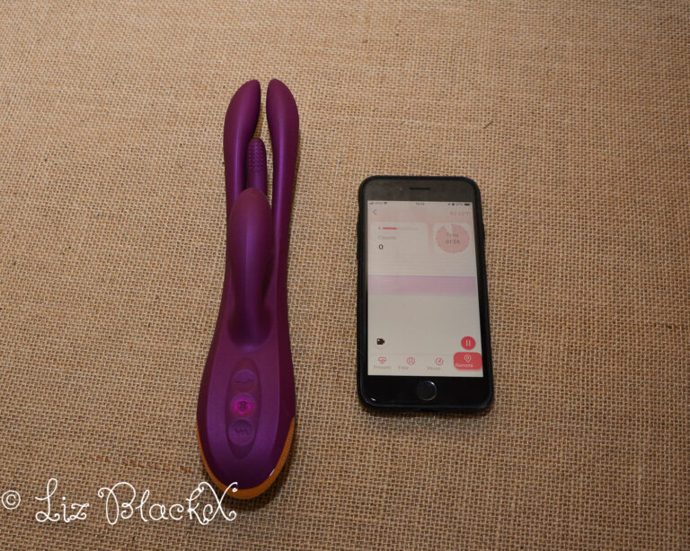 Terrific Vibes: An In-Depth Review of the Future-Forward Vibrator Terri by HoneyPlayBox.com Copyright Liz BlackX