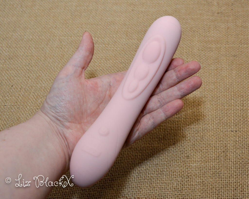 Kiiroo Pearl 3 Vibrator Review: Remote Play & Video Sync Make It Unstoppable Copyright Liz BlackX