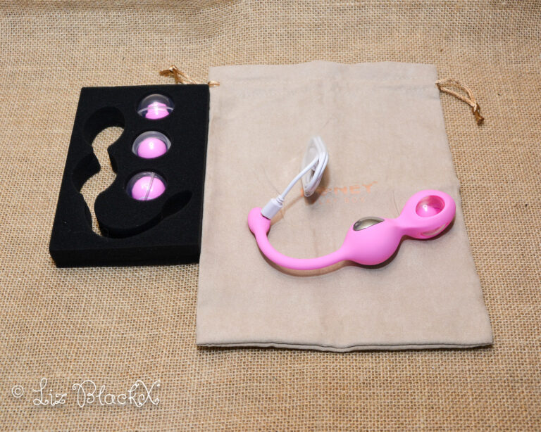 HoneyPlayBox Elektra E-stim Kegel Trainer Set Review: Get Charged Up with this Device! Copyright Liz BlackX