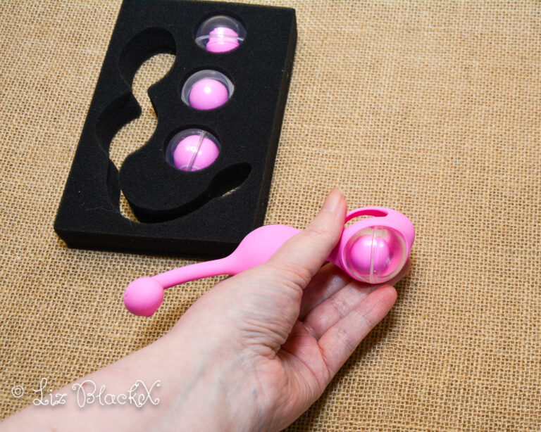 HoneyPlayBox Elektra E-stim Kegel Trainer Set Review: Get Charged Up with this Device! Copyright Liz BlackX