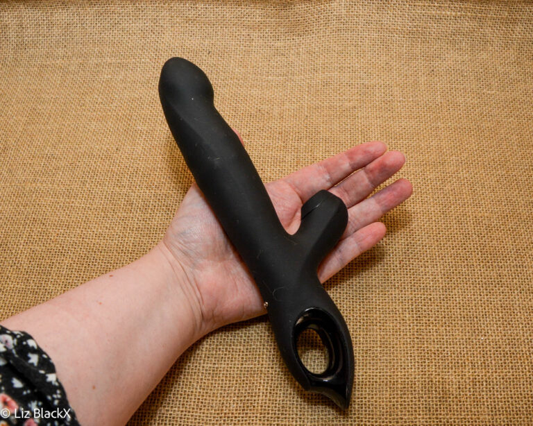 Review of the 3-in-1 Wiggling, Sucking Rabbit Vibrator with Rolling Beads Funzze Copyright Liz BlackX