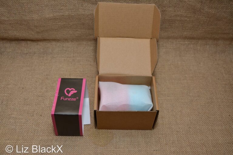 Funzze Suck and Kiss Vibrating Pussy Pump Honest Review Copyright Liz BlackX