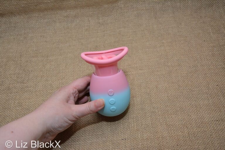 Funzze Suck and Kiss Vibrating Pussy Pump Honest Review Copyright Liz BlackX