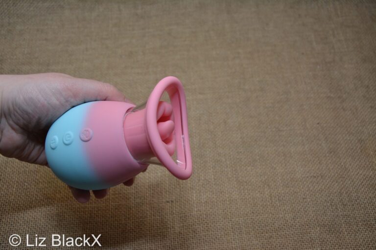 Funzze Suck and Kiss Vibrating Pussy Pump Honest Review Copyright Liz BlackX
